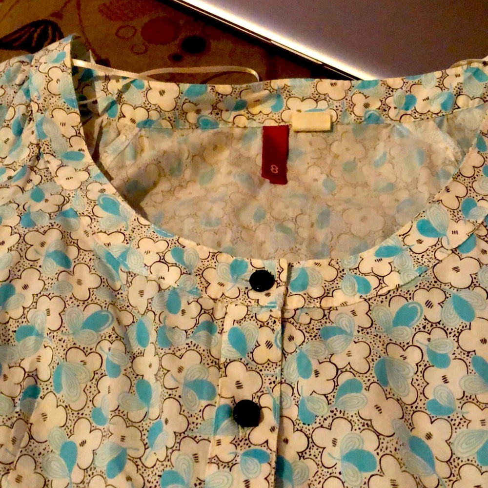 Classic dry print blouse.